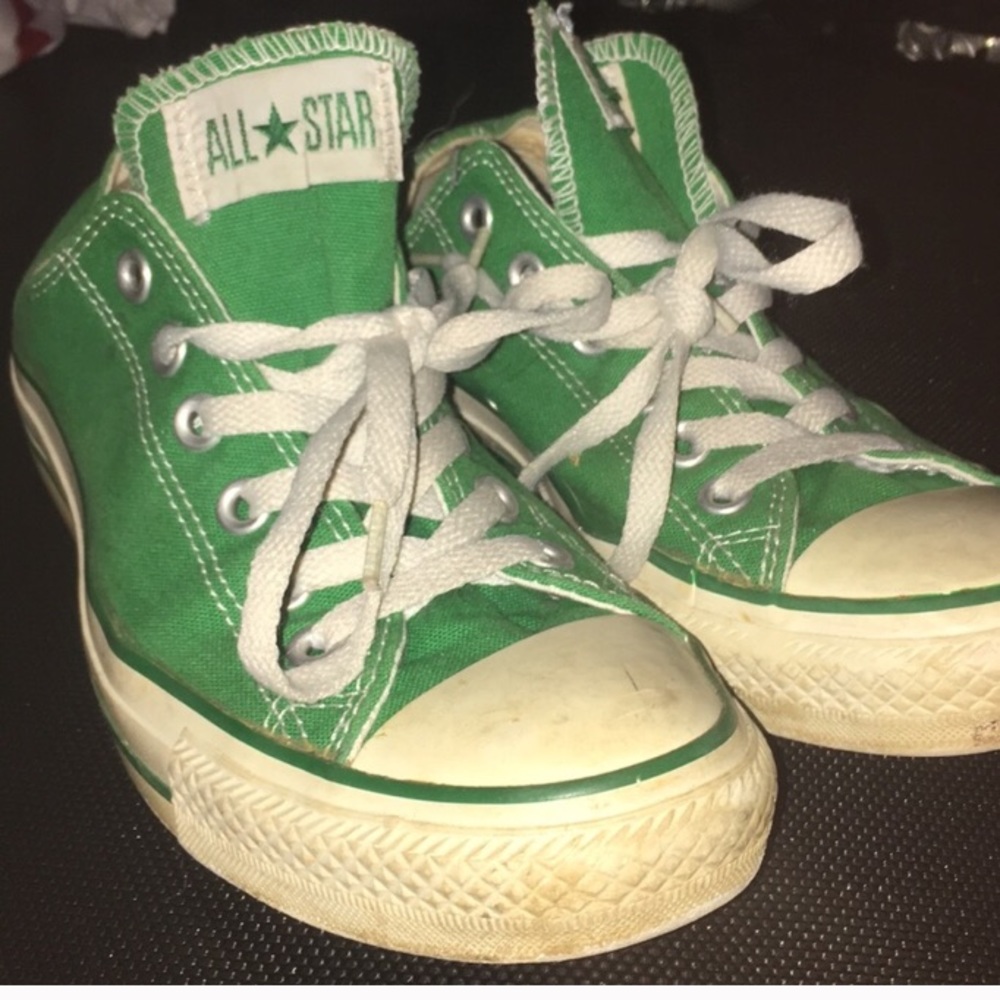 RESERVED green converse